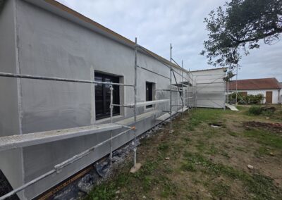 Enduits finition gratté "thermolook" avec sous-couche "fondisol"