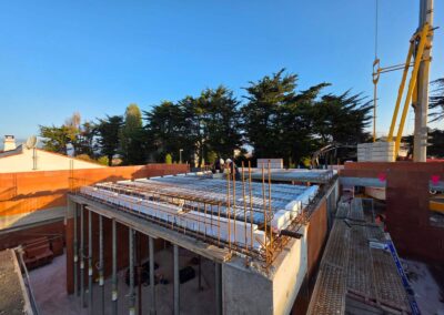 Élévation en cours + plancher sur cette maison aux Sables d'Olonnes.