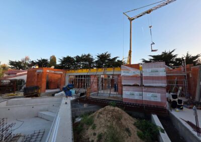 Élévation en cours + plancher sur cette maison aux Sables d'Olonnes.